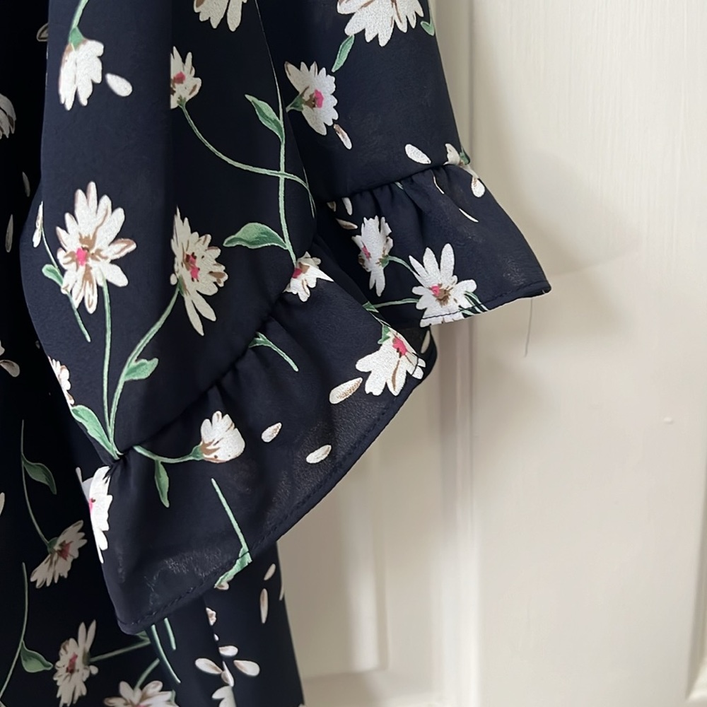 West Kei size large blouse from stitch fix. Brand new . Non smoking pet free - Picture 3 of 6